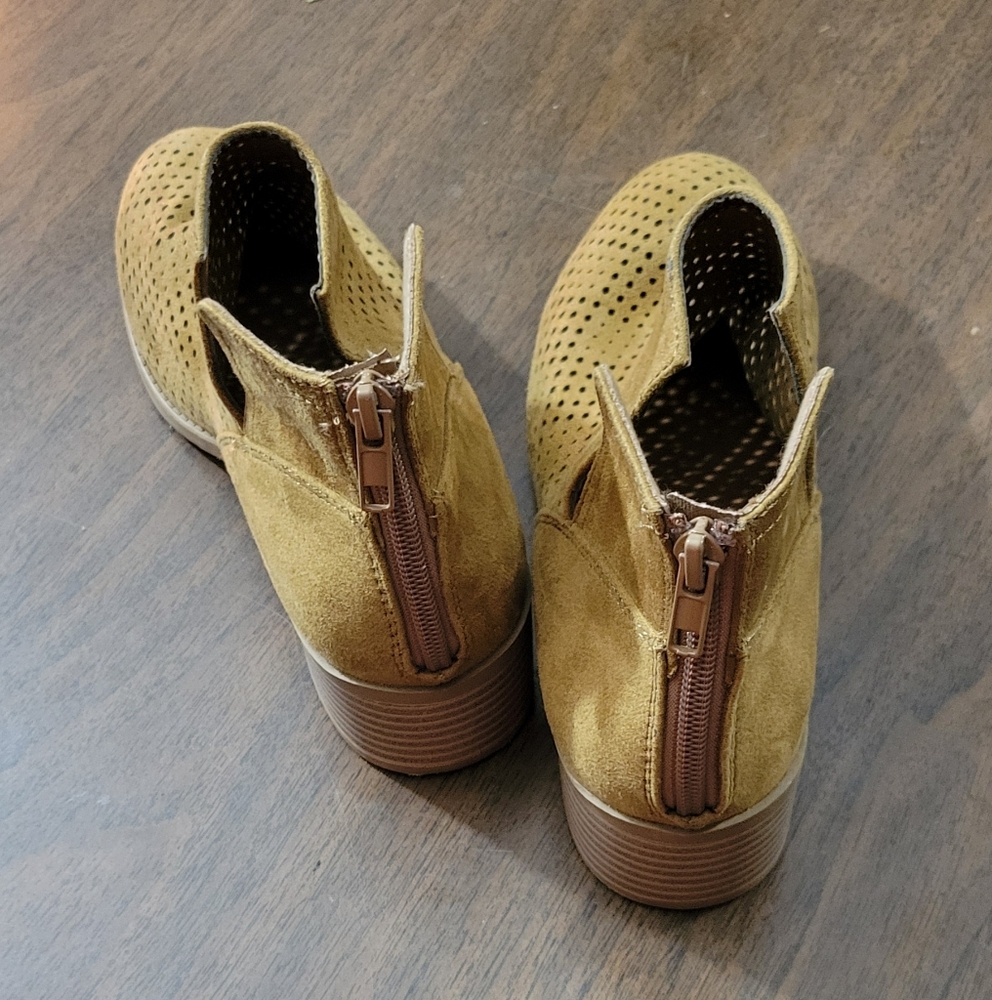 Ankle Brown Boots Mesh with Zipper Closure